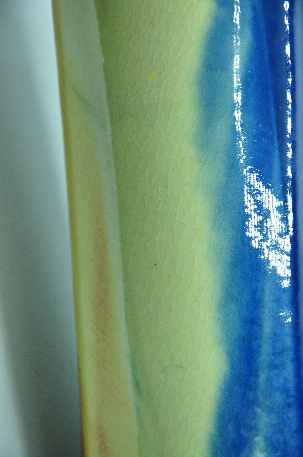 Vase bottle soliflore signed to identify contemporary multicolor design décor