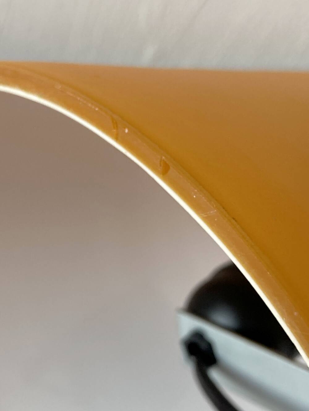 Lampe Teepee en verre Jaune orangé, années 1980-1990
