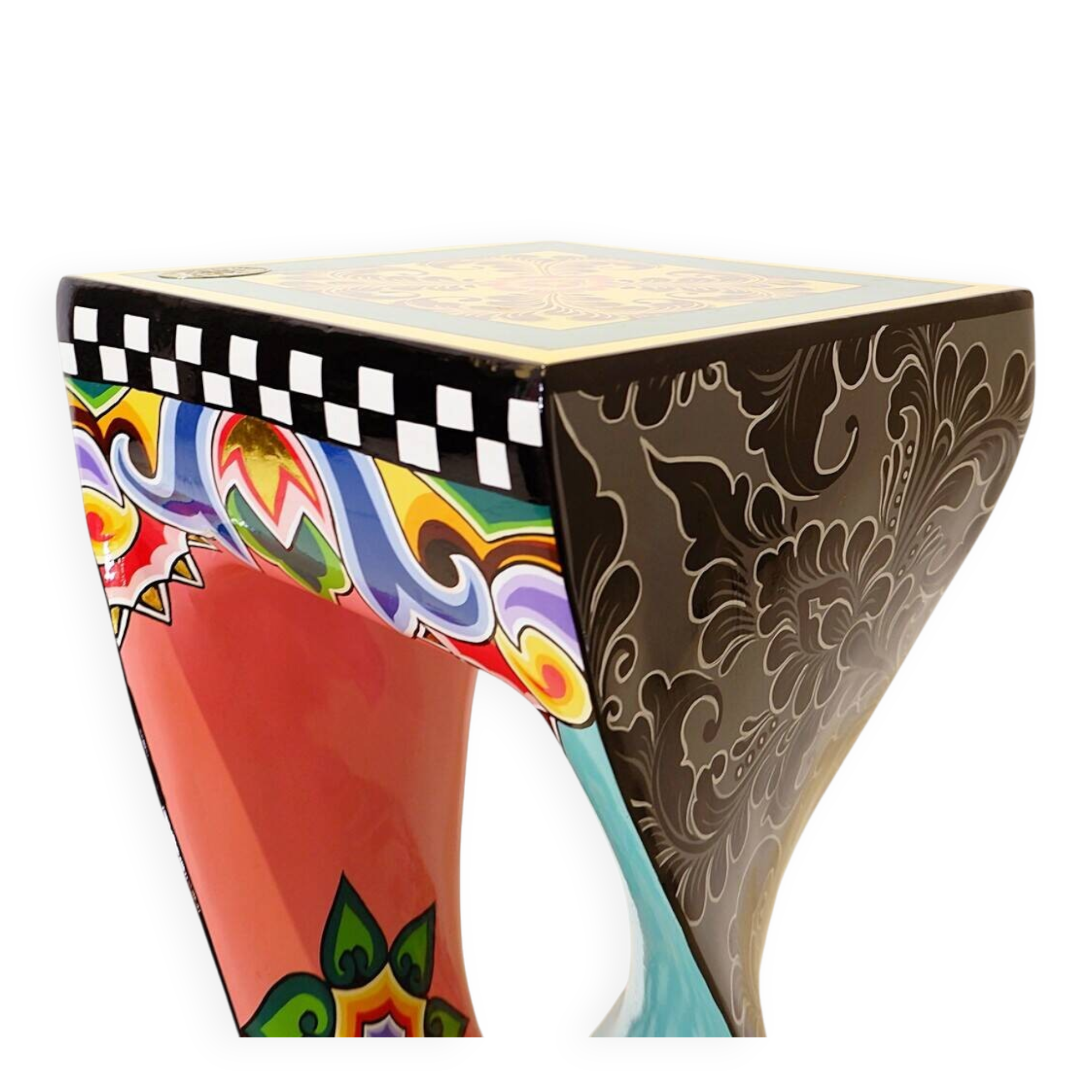 Key table and Toms Drag Versailles commode Column