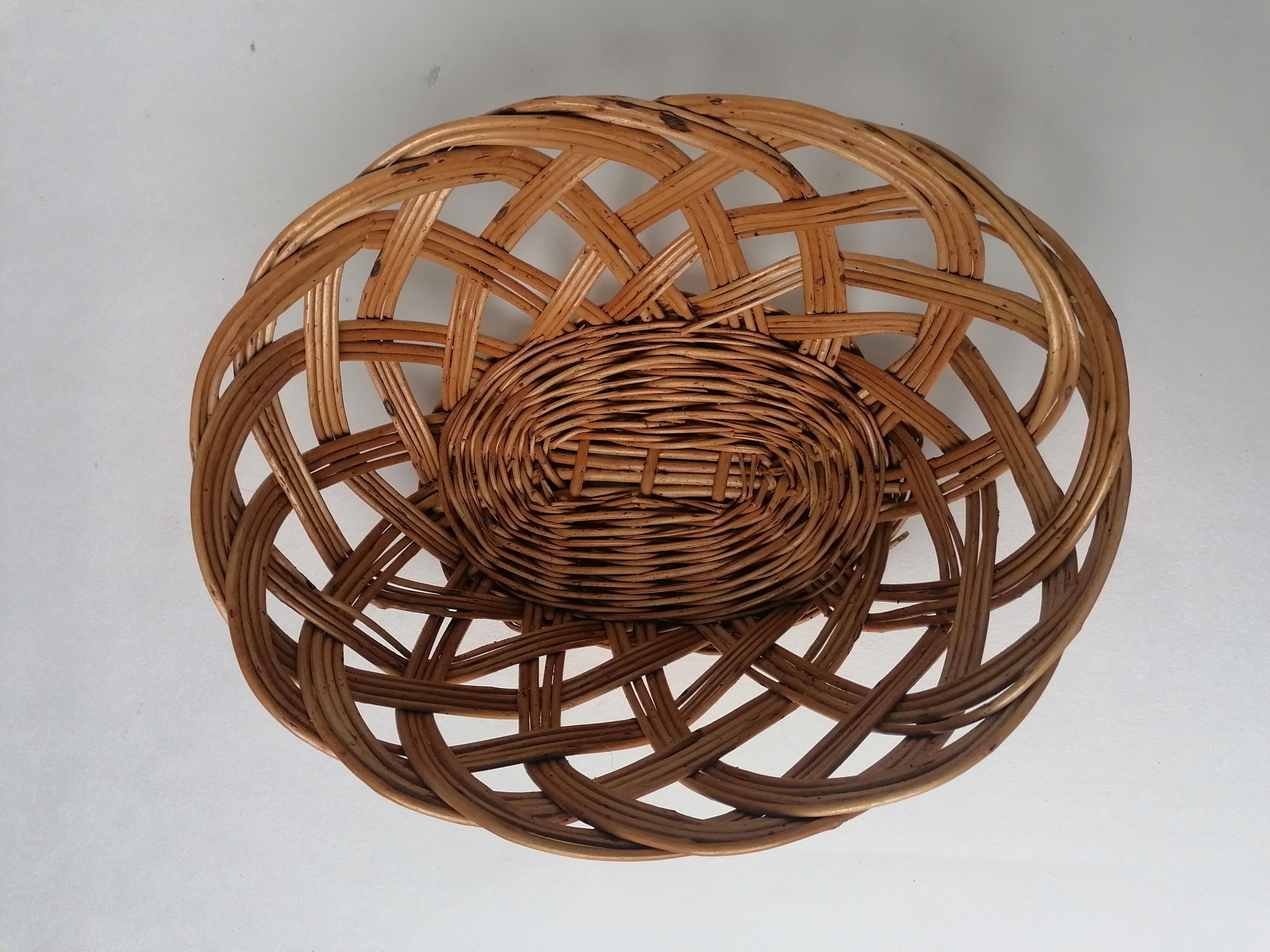 Woven bread basket