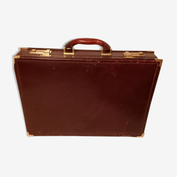 Bordeaux leather briefcase