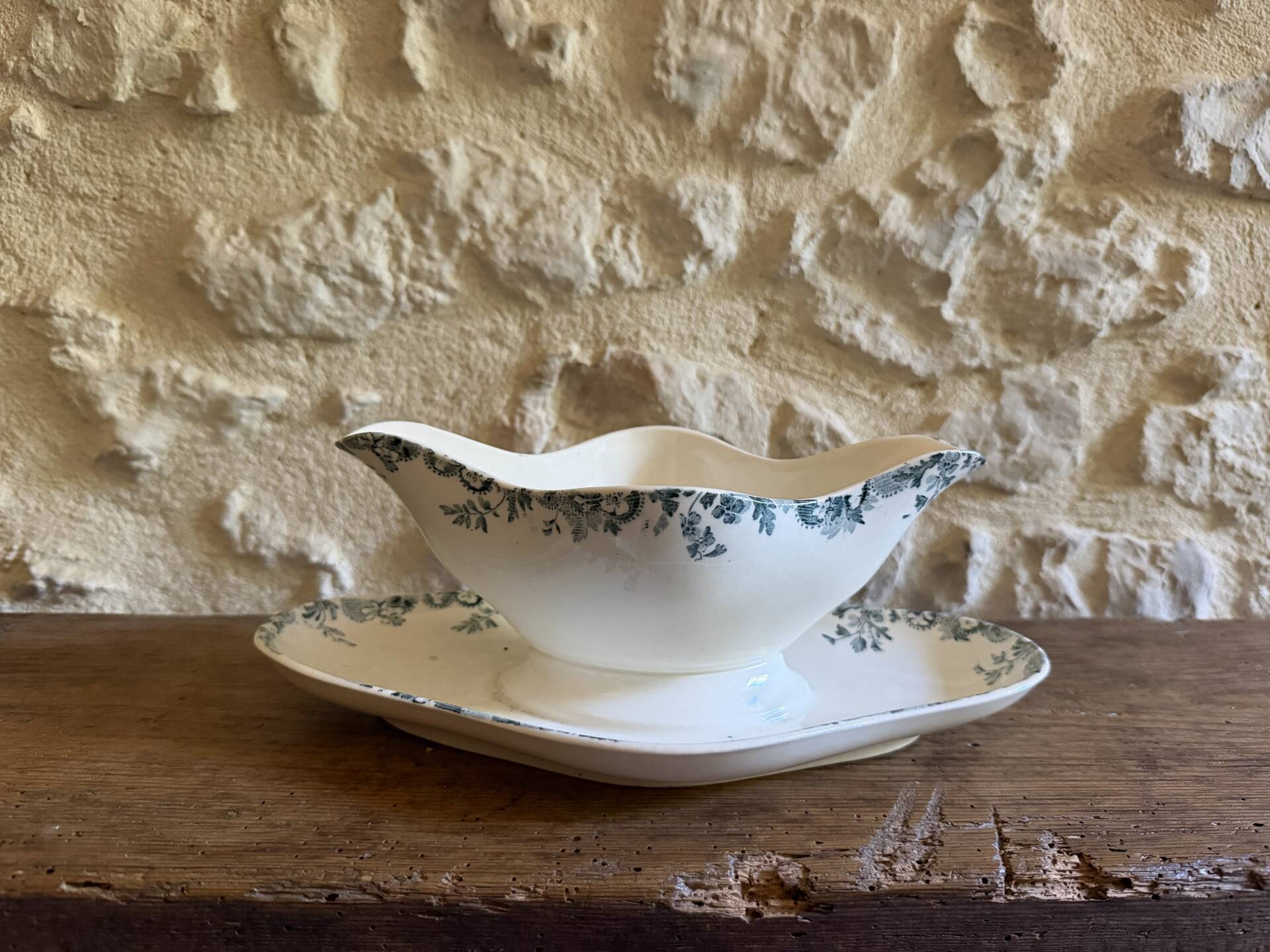 Longwy sauce boat model Hanoi in earthenware