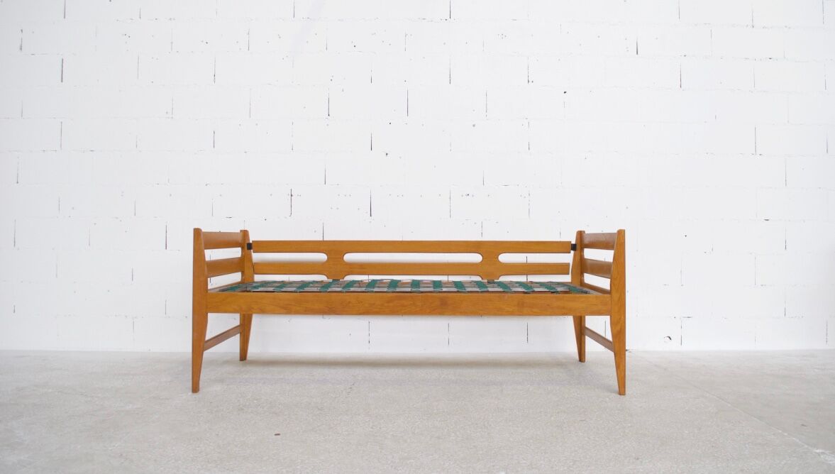 Pair of beds Atelier Saint Sabin 1951 reconstruction