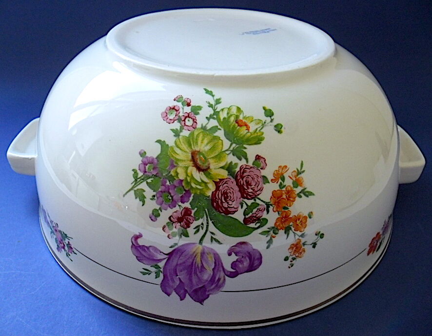 Soupière en semi-porcelaine d'Orchies à décor floral