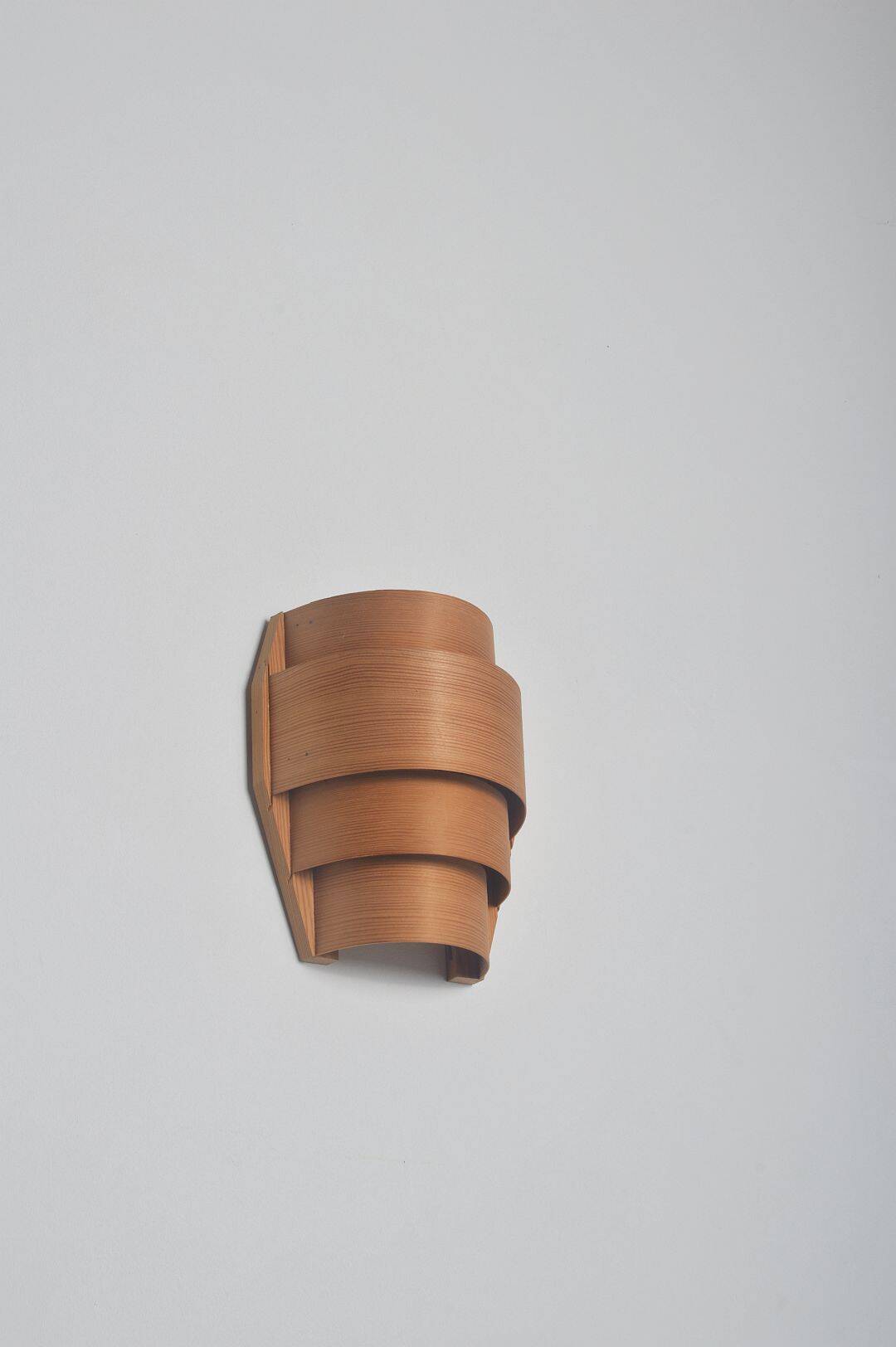 Scandinavian wooden wall lamp in pine veneer, 1960s