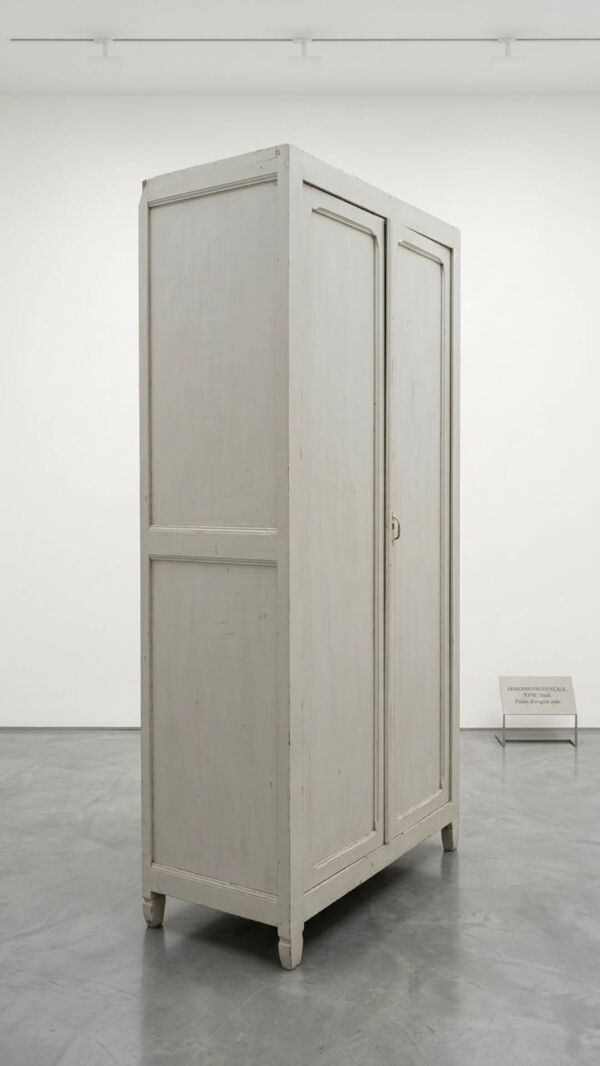 Armoire parisienne