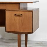 Bureau en teck de Kofod Larsen pour G Plan, modèle Mid-Century