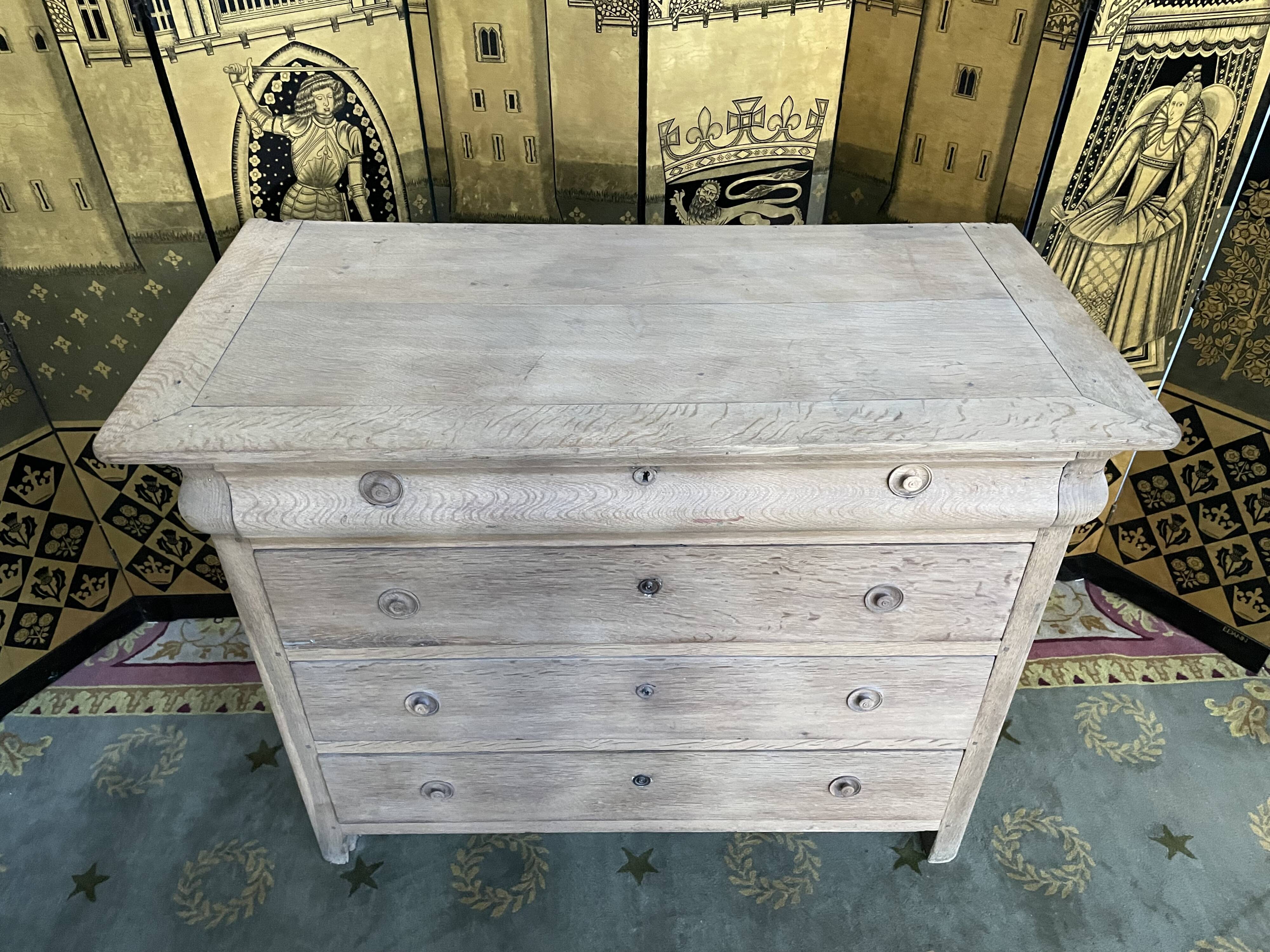Chest of drawers in solid oak Louis Philippe aero erased 19th