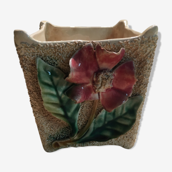 Cache pot dabbling decorated with a rose
