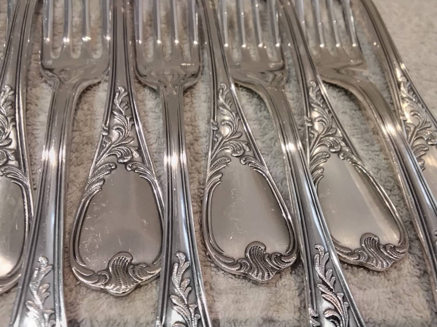 12 silver-plated metal table forks Ercuis Dubarry model
