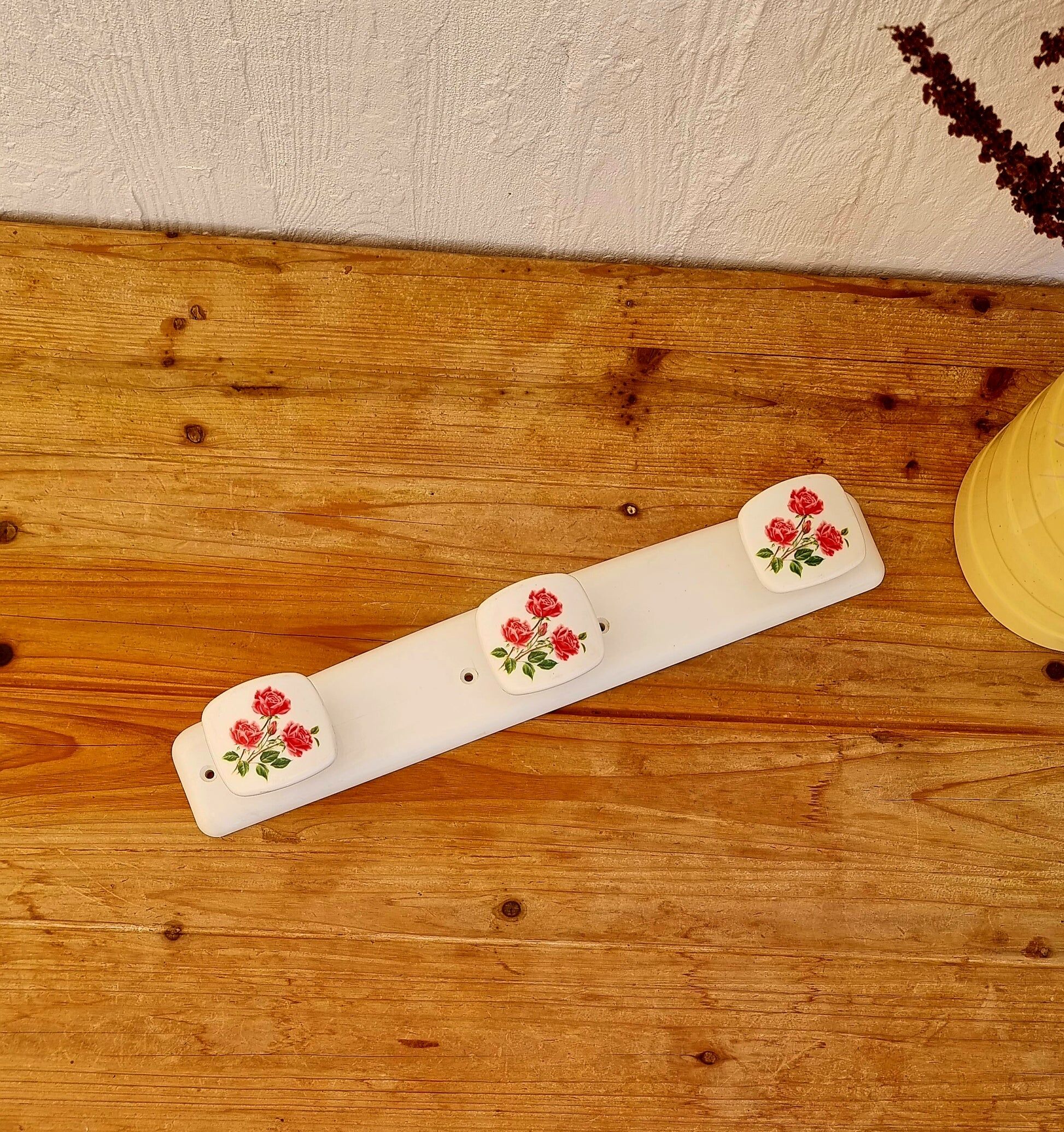 Vintage pink flower coat rack Syla