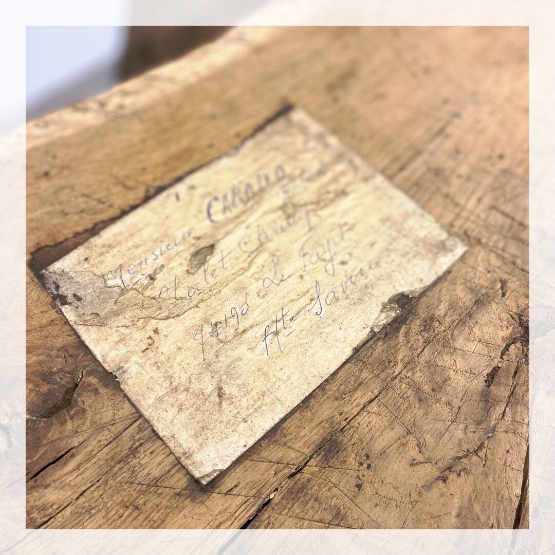 White and gold establishment