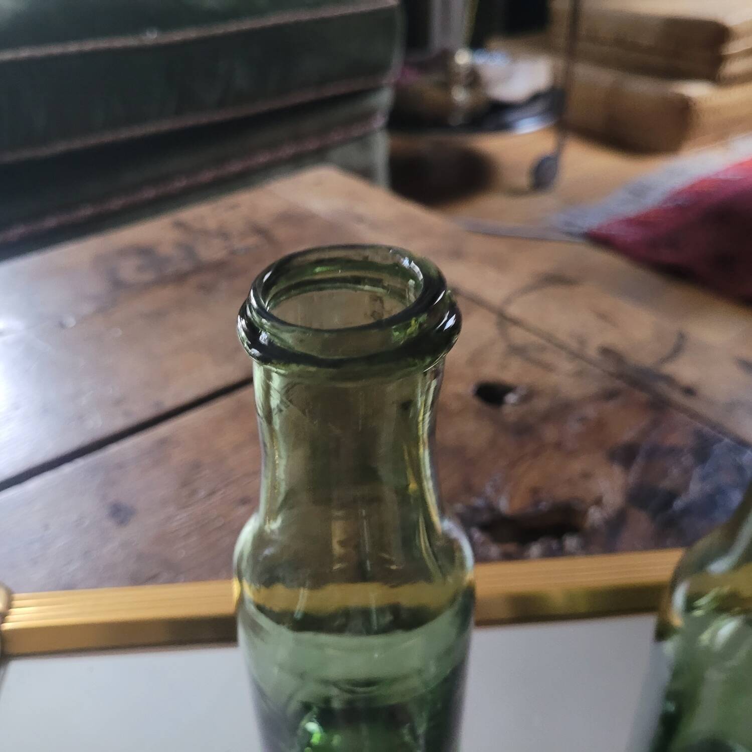 Lot of 5 vintage green bubble glass bottles (1950-1970)