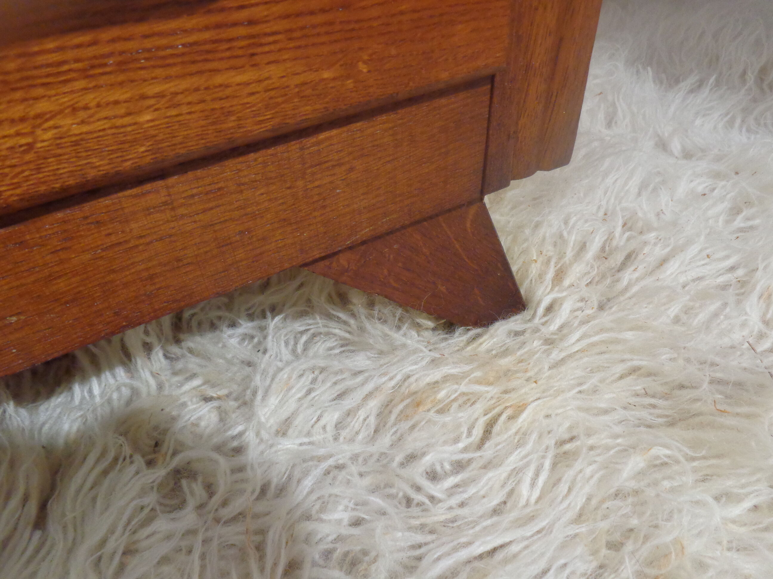 Vintage dresser from the 50s feet compass