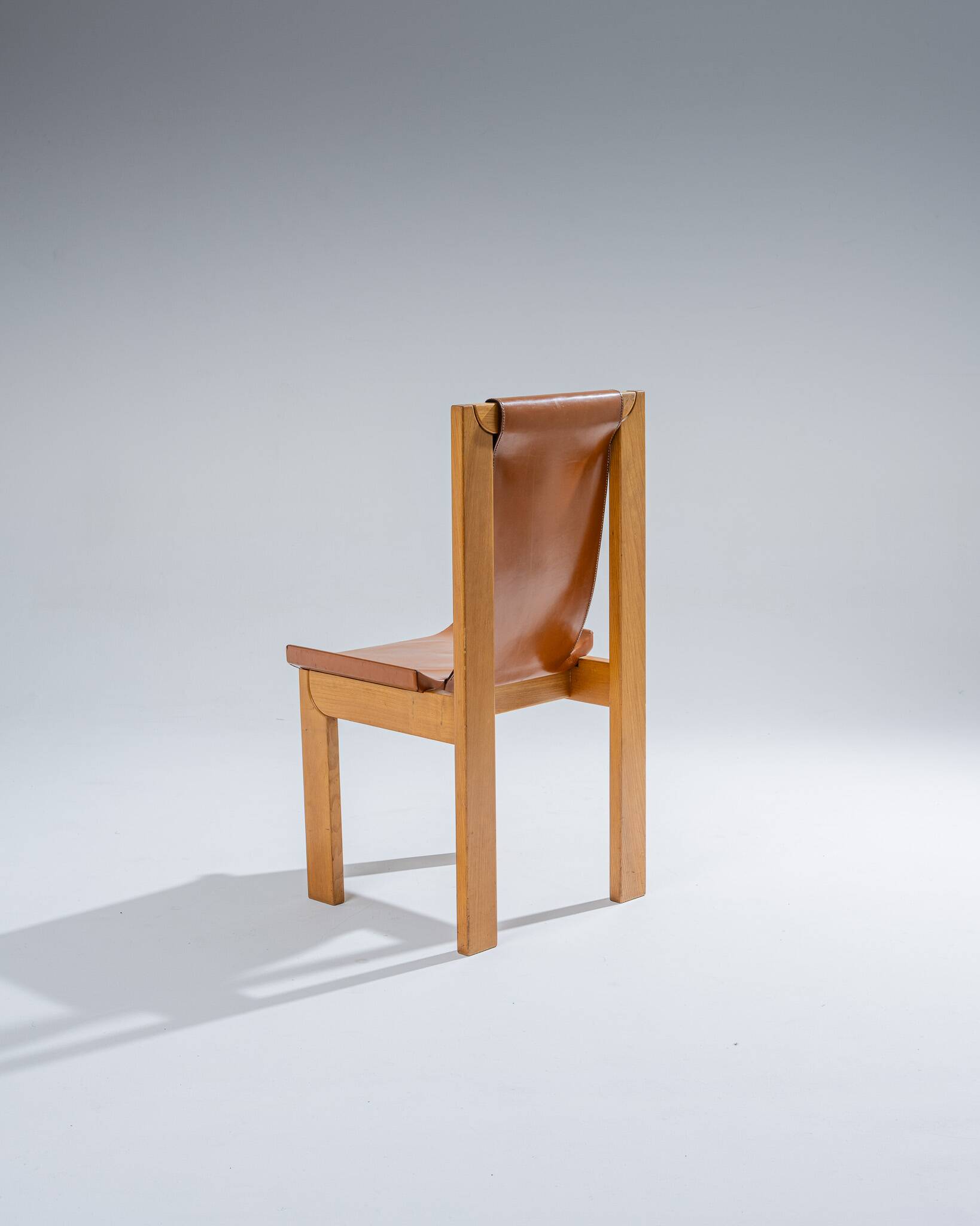 Elm and leather chair, Luigi Gorgoni, 1970s