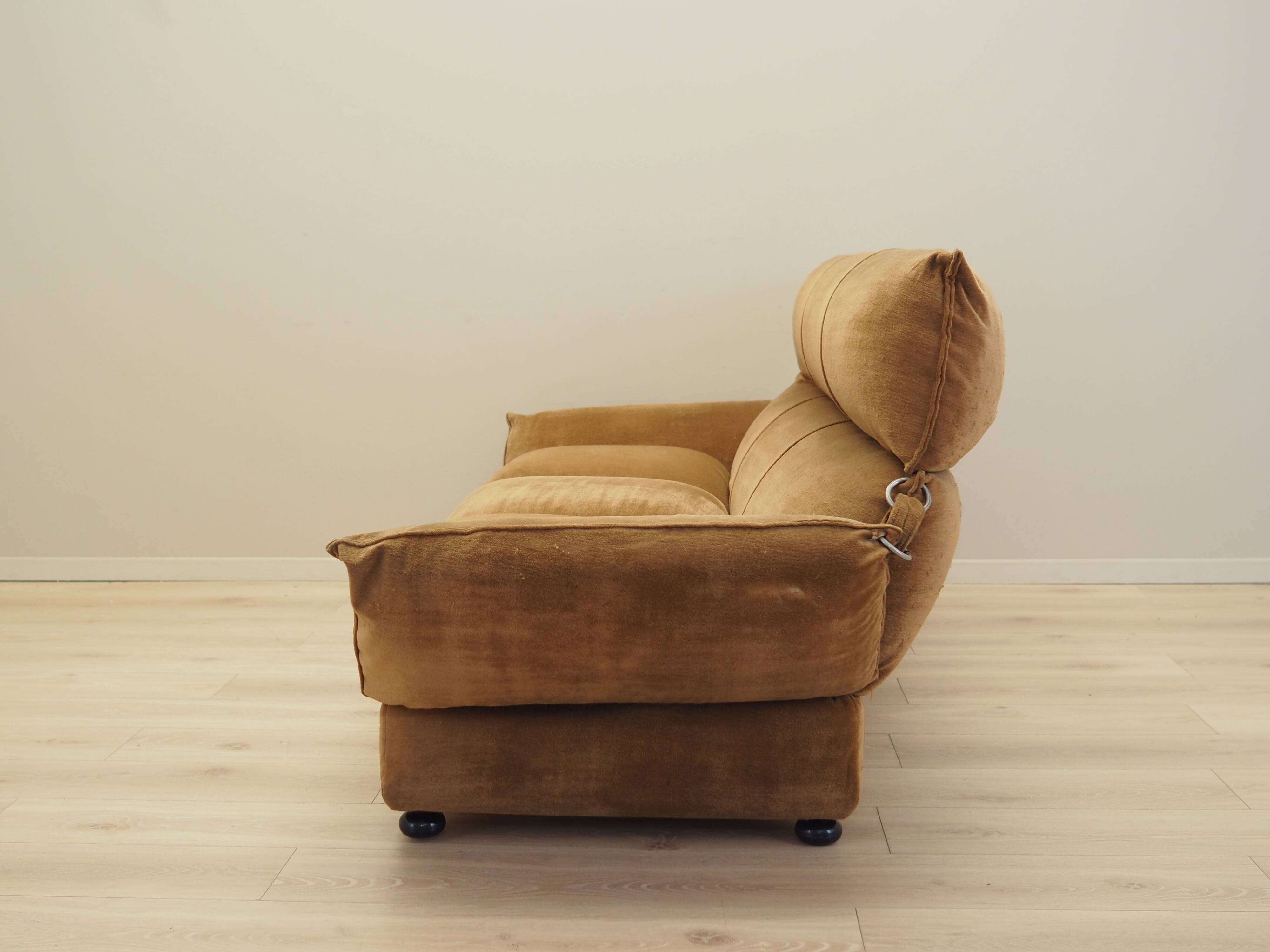 Brown velvet sofa, Italian design, 1970s, manufacturer: Dall'Oca