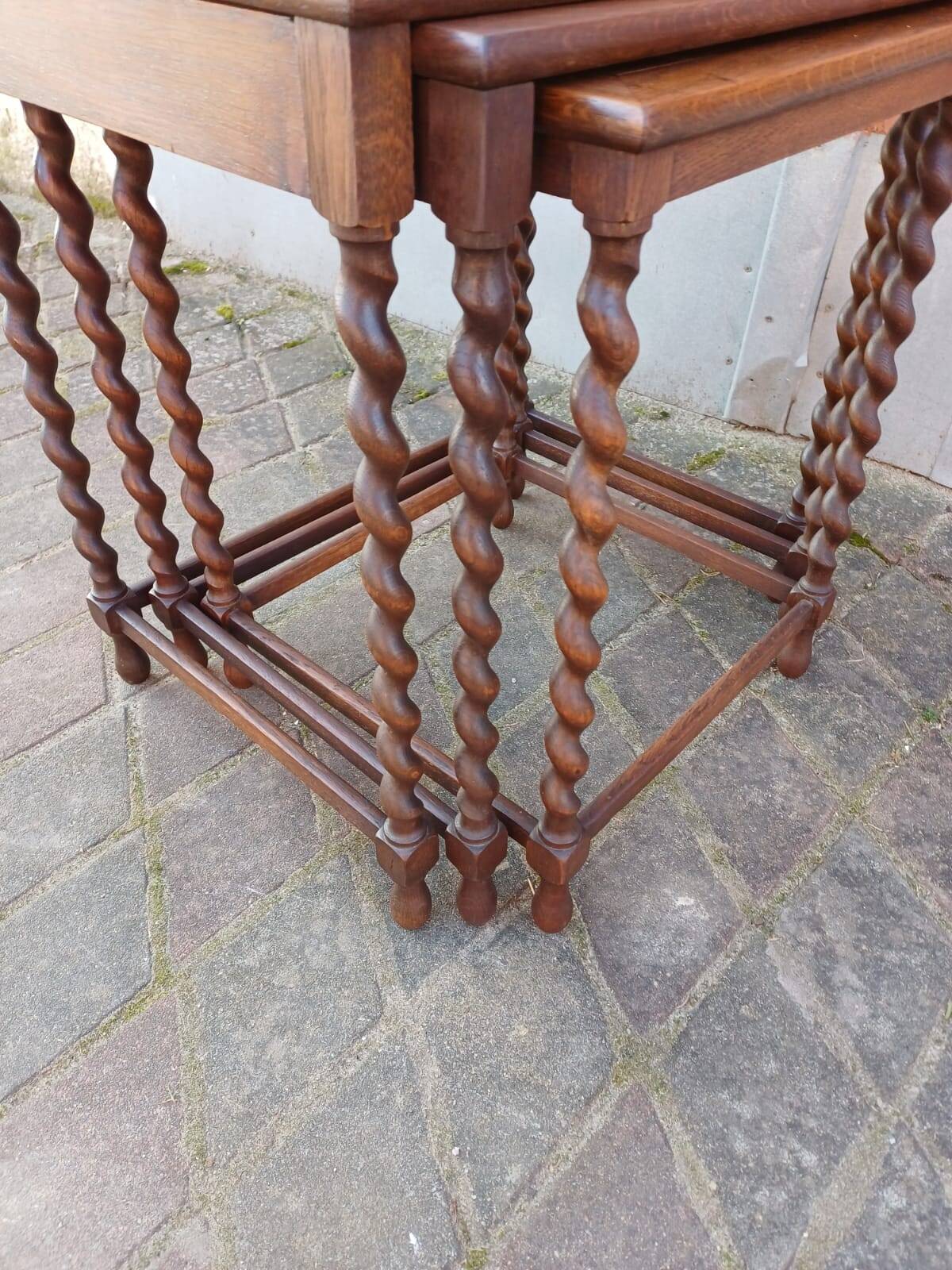 Mahogany nesting tables, set of 3