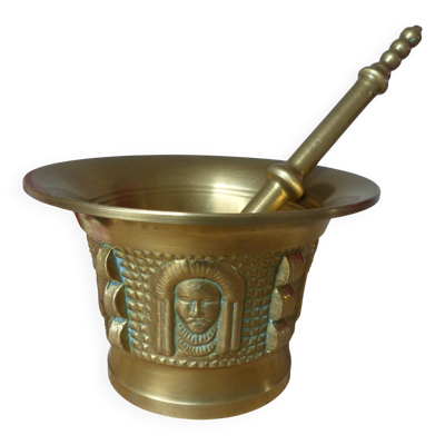 Mortier et Pilon en Bronze Massif – Décor de Visages – Style Antique