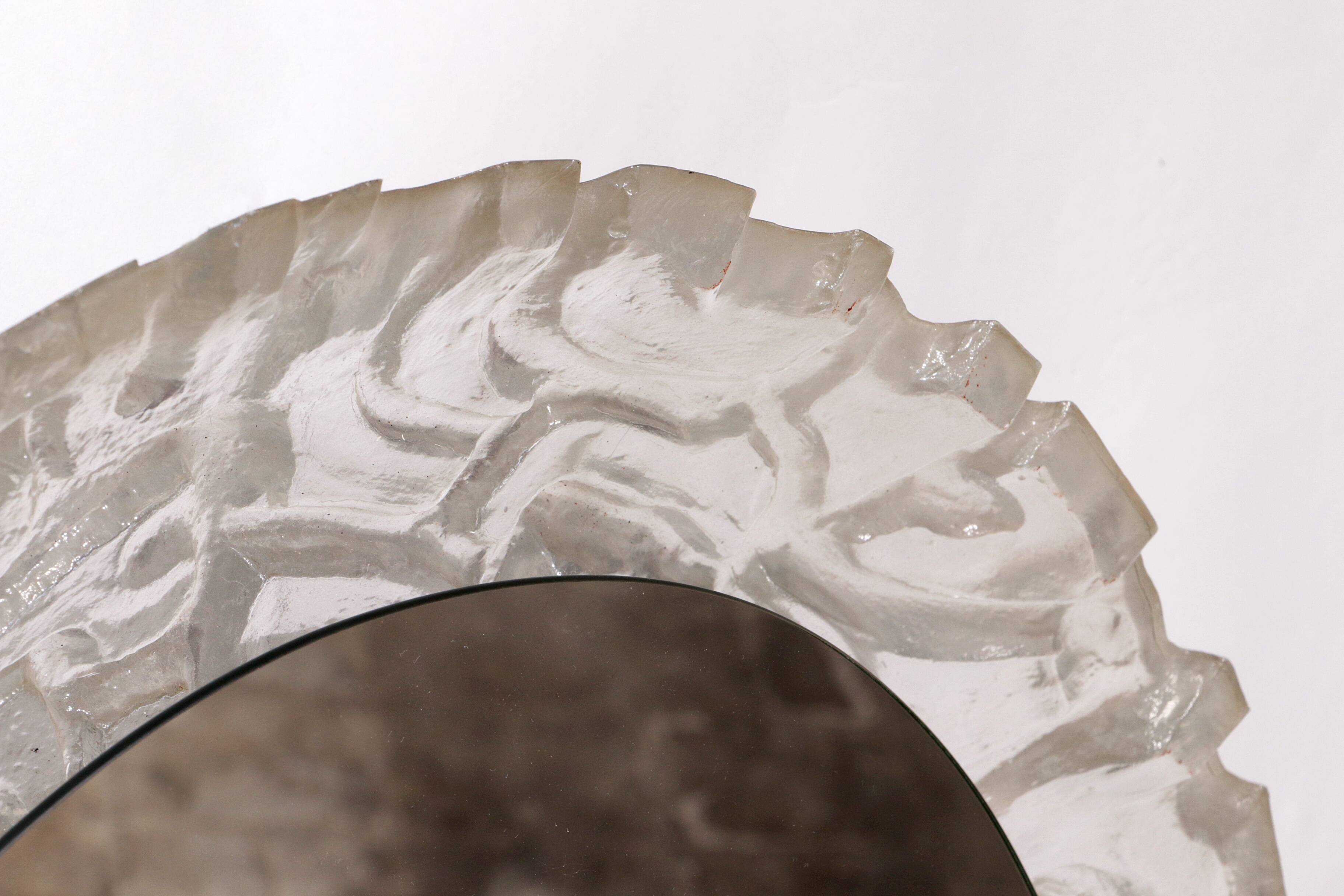 Miroir mural de salle de bain ovale avec éclairage et bord en plexiglas - Hillebrand