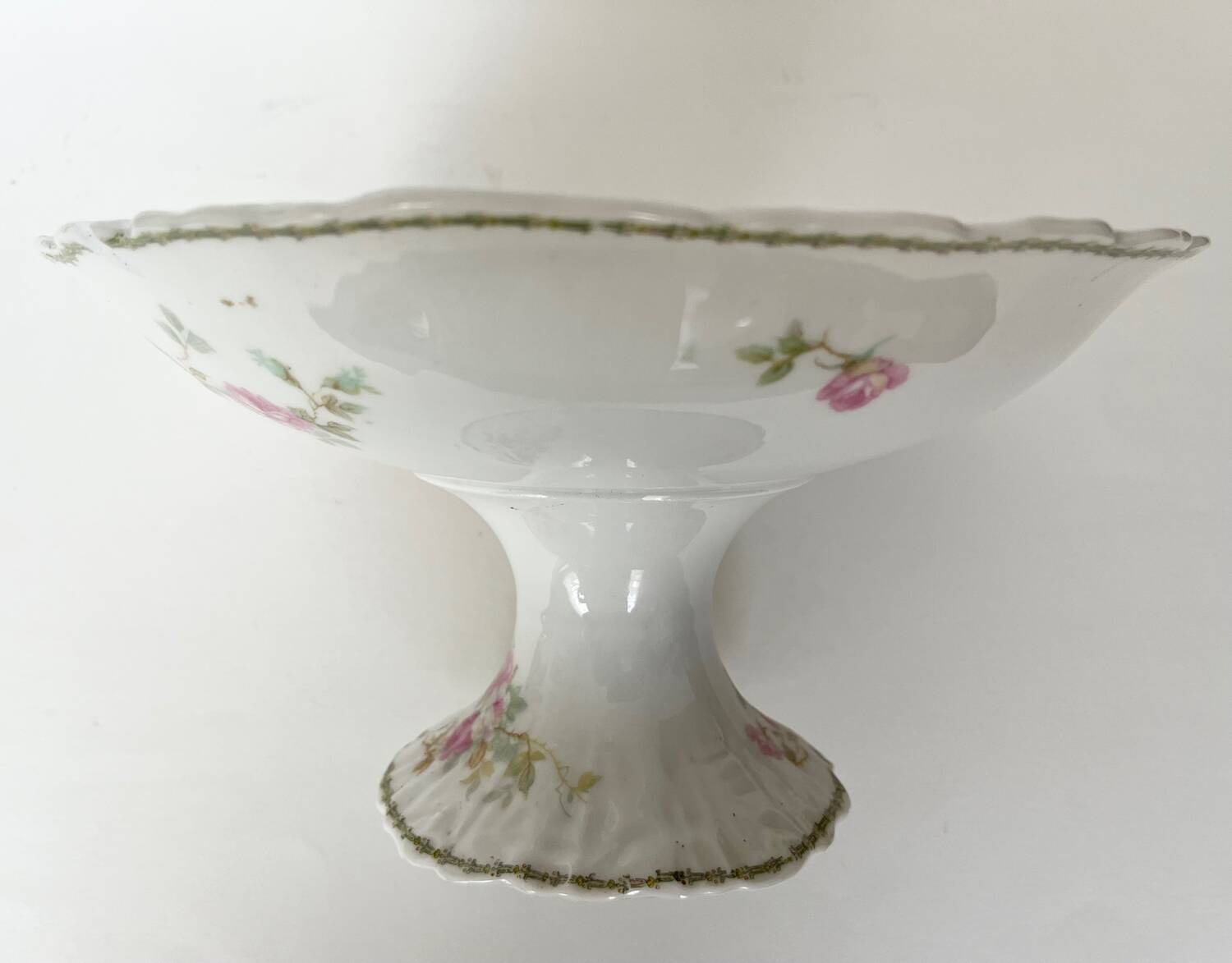 Porcelain fruit bowl