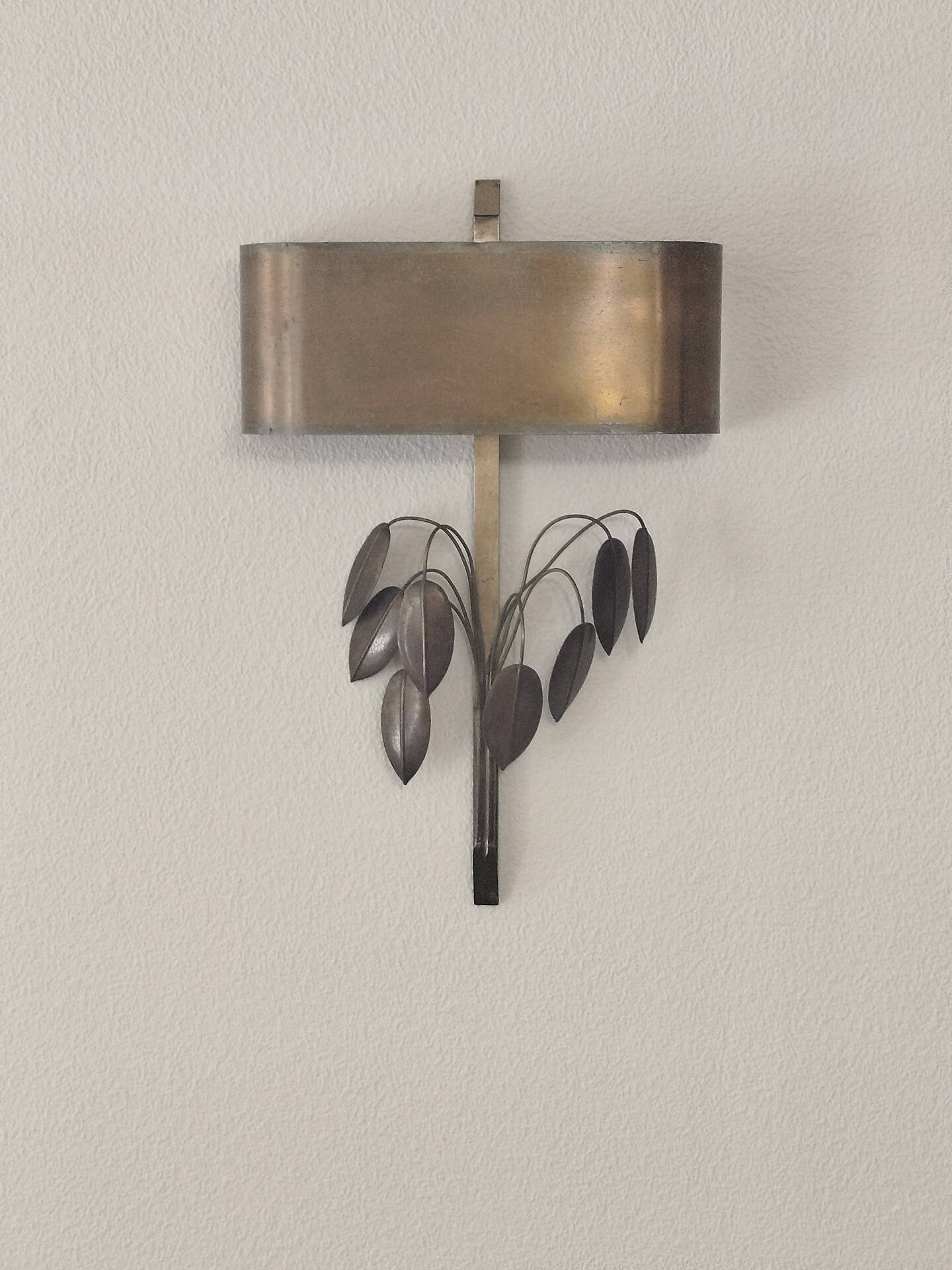 Vintage wall light Maison Charles – Brass leaves 1970s
