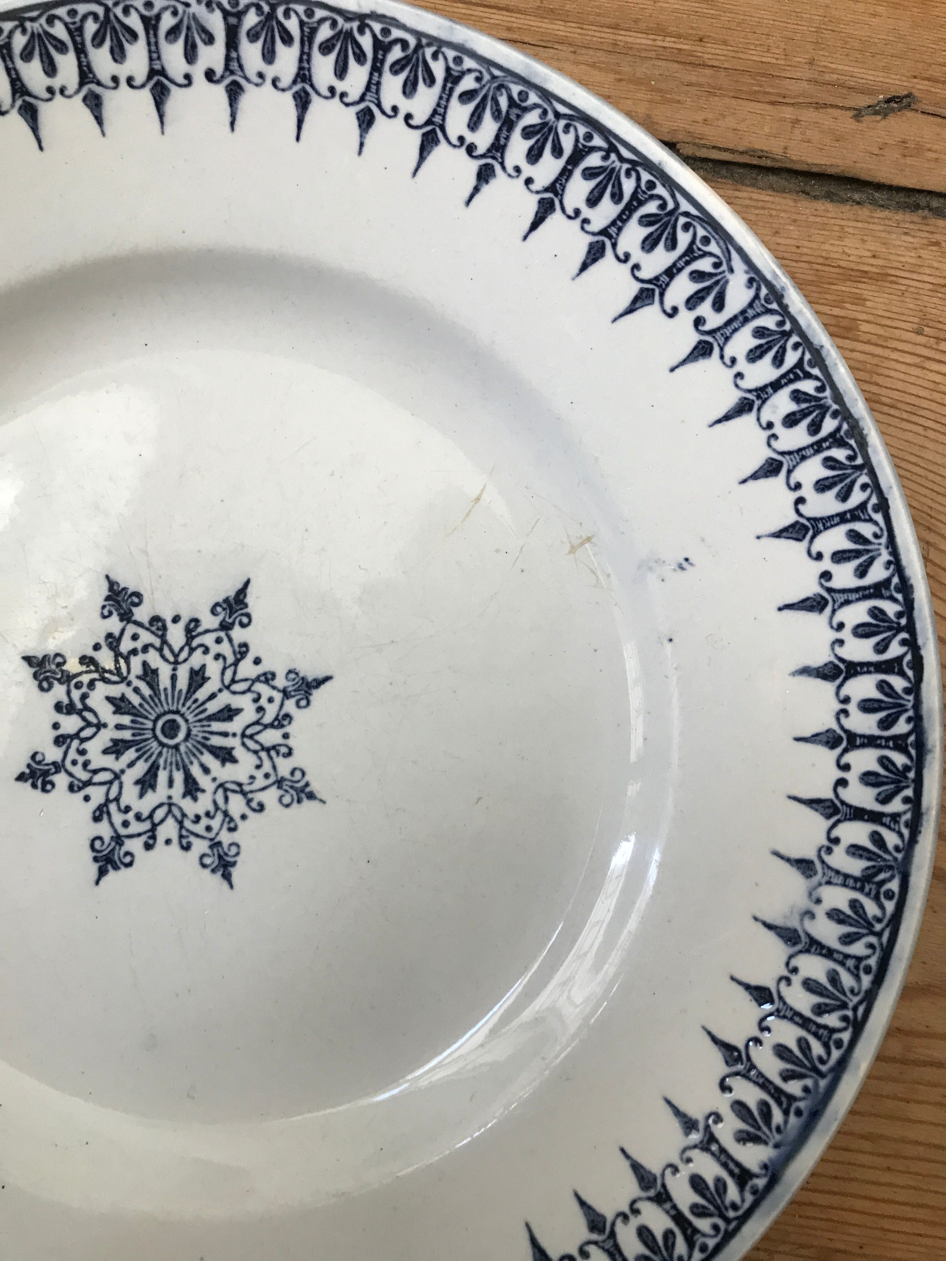 Series of 4 flat plates terre de fer model "primax"