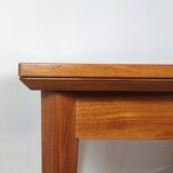 Scandinavian 60' extending table