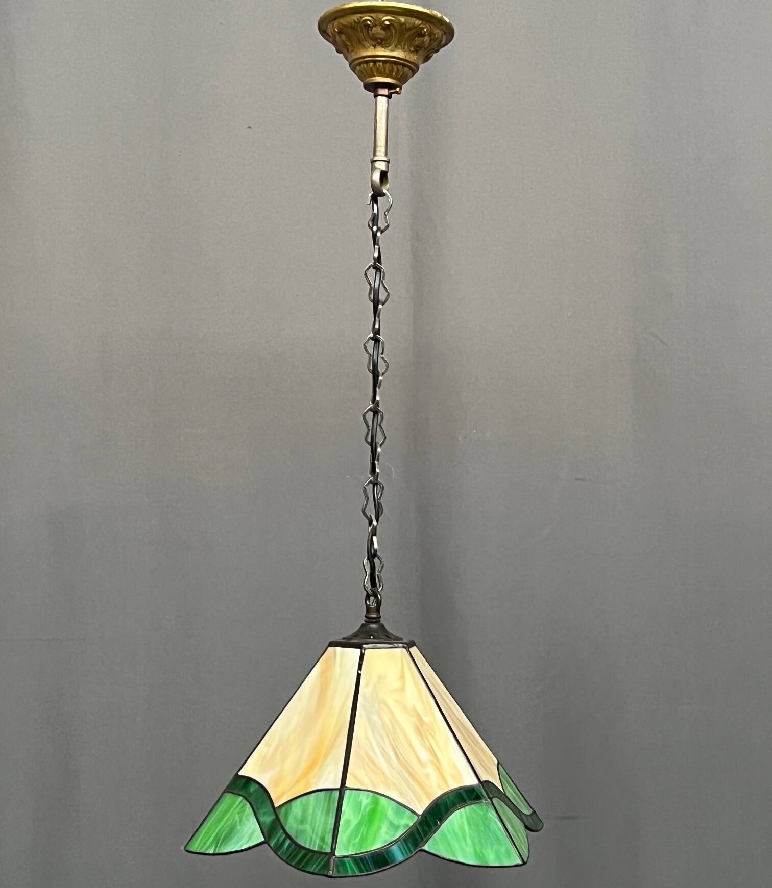 Lustre de style Tiffany. Vitrail.