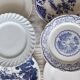 6 vintage mismatched blue and white porcelain dinner plates - Lot r
