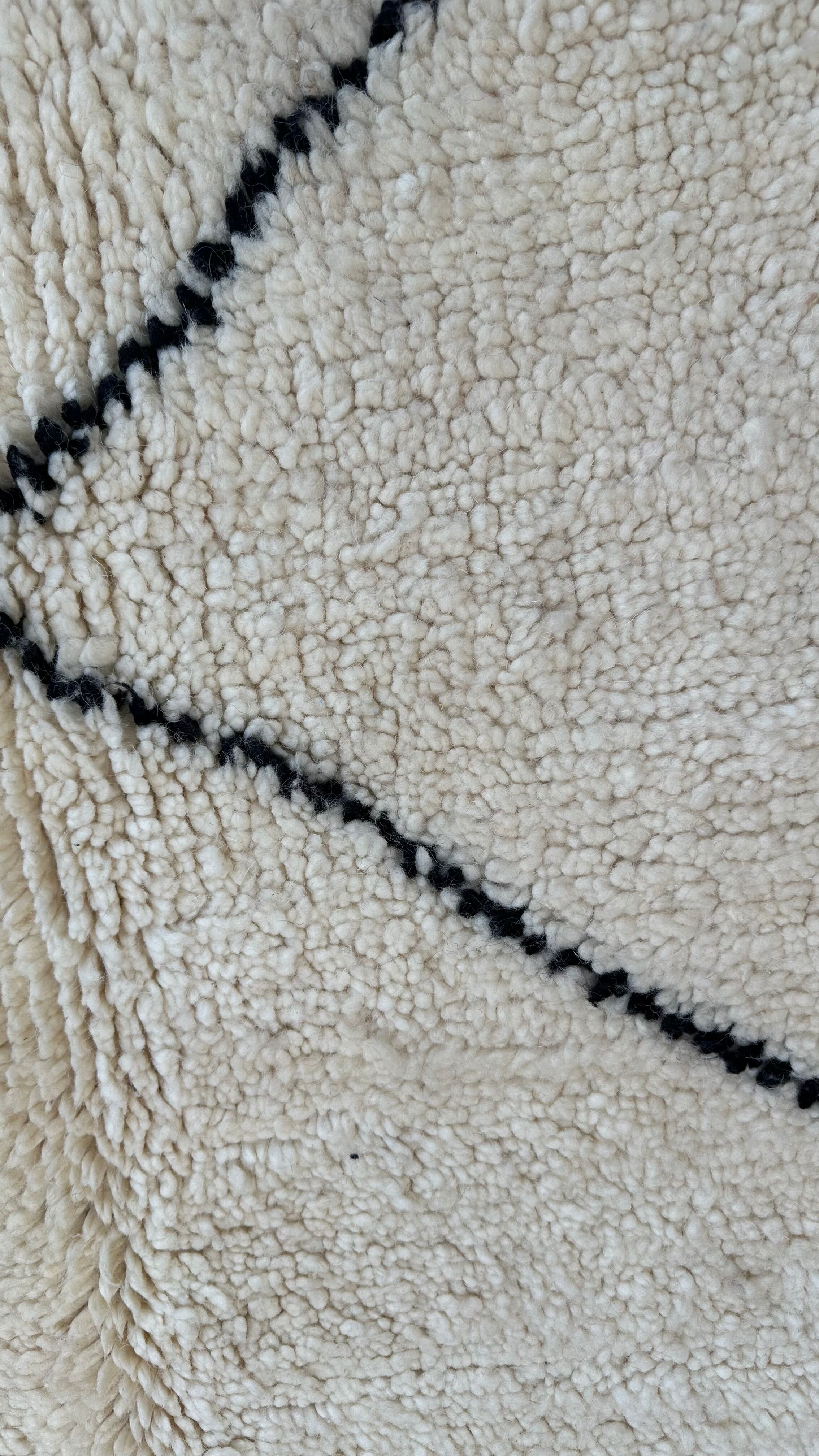 Moroccan rug ben ouarain white - 161 x 267 cm