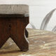 Marche pied en bois brut
