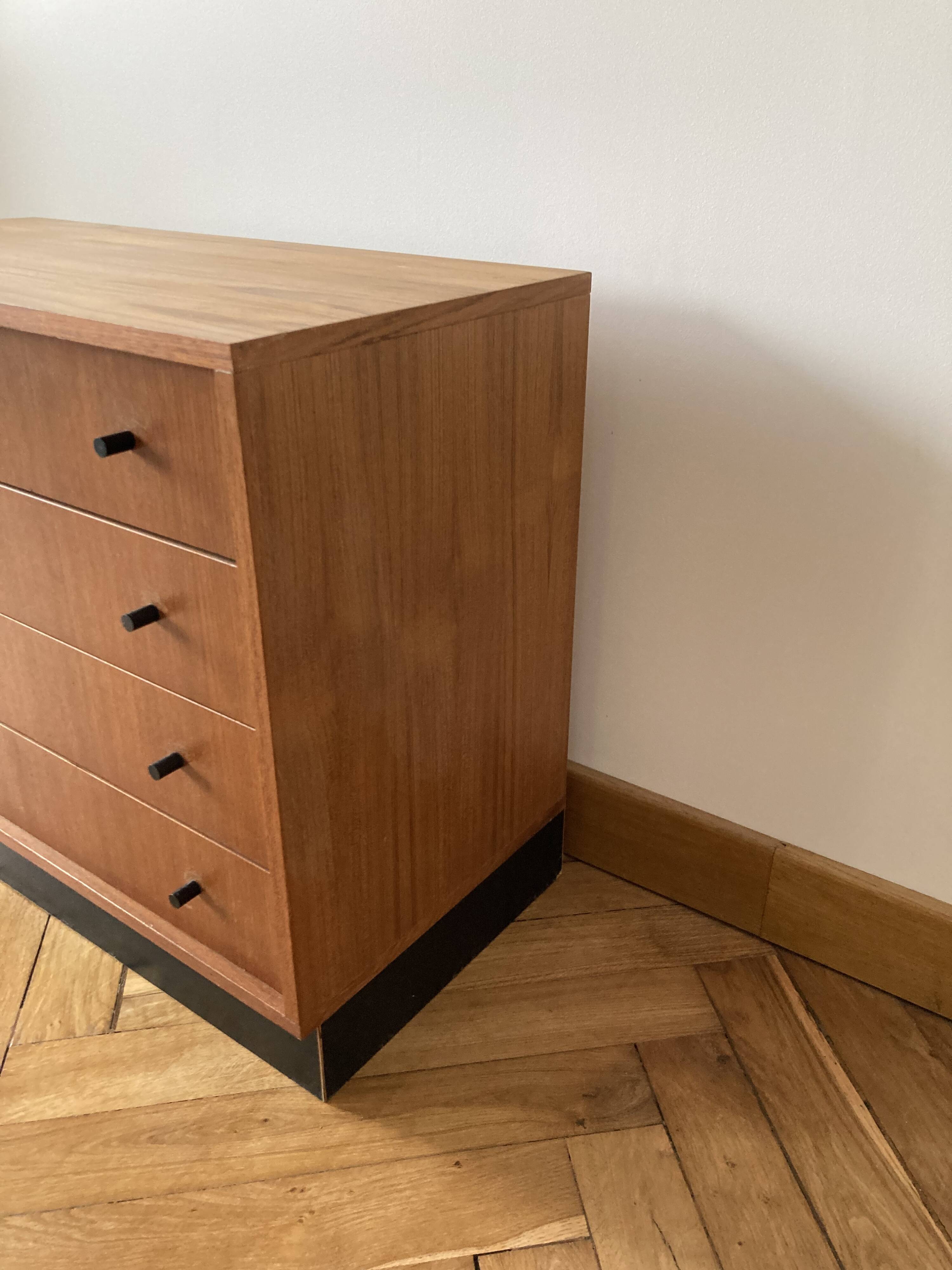 Scandinavian style chest of drawers