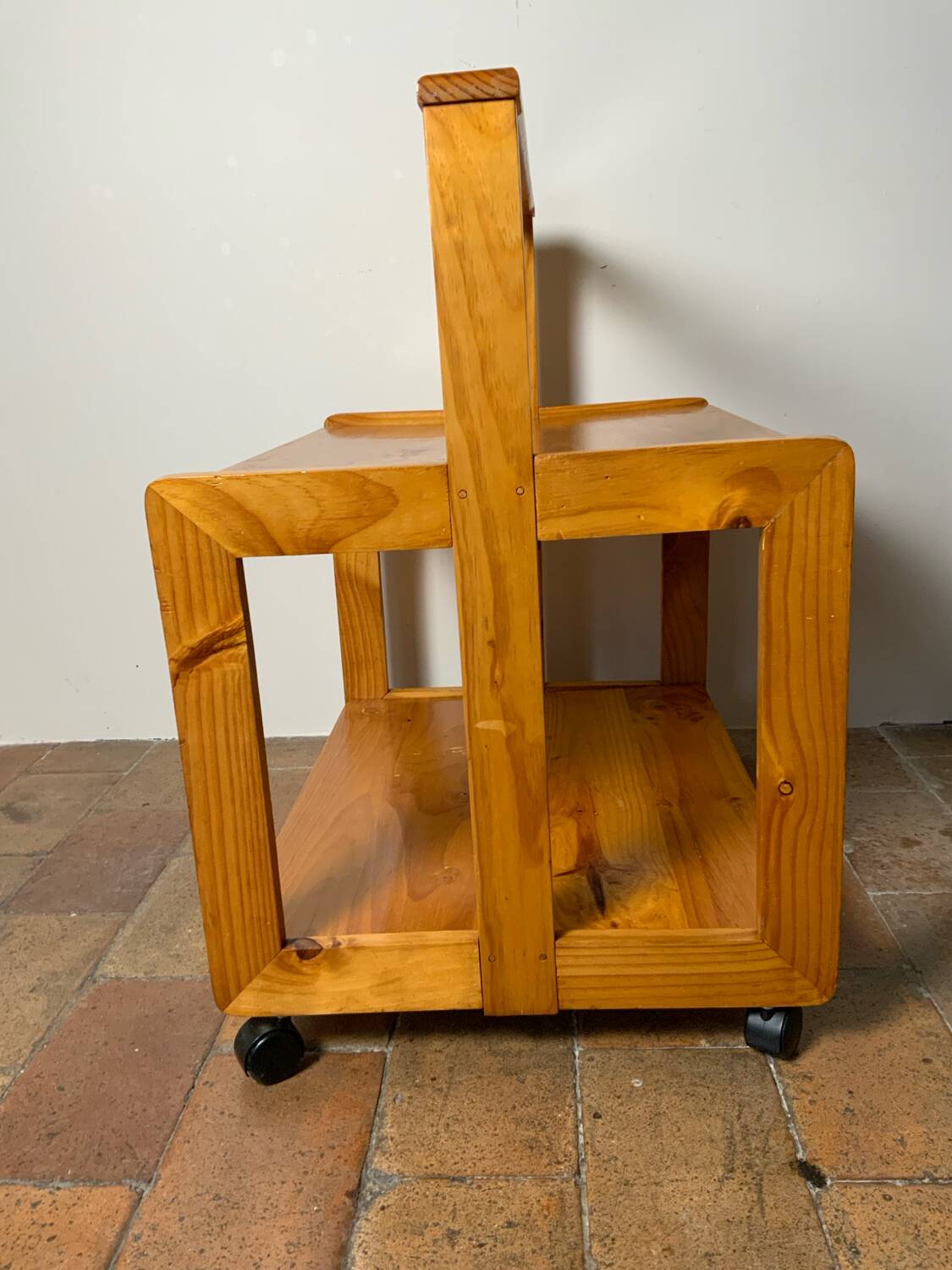 Vintage dessert table