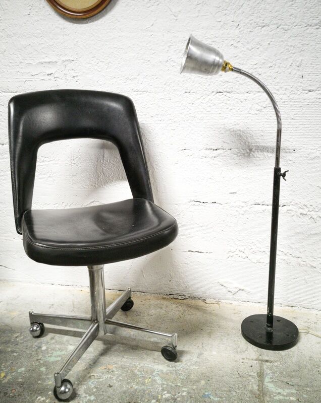 Industrial floor lamp