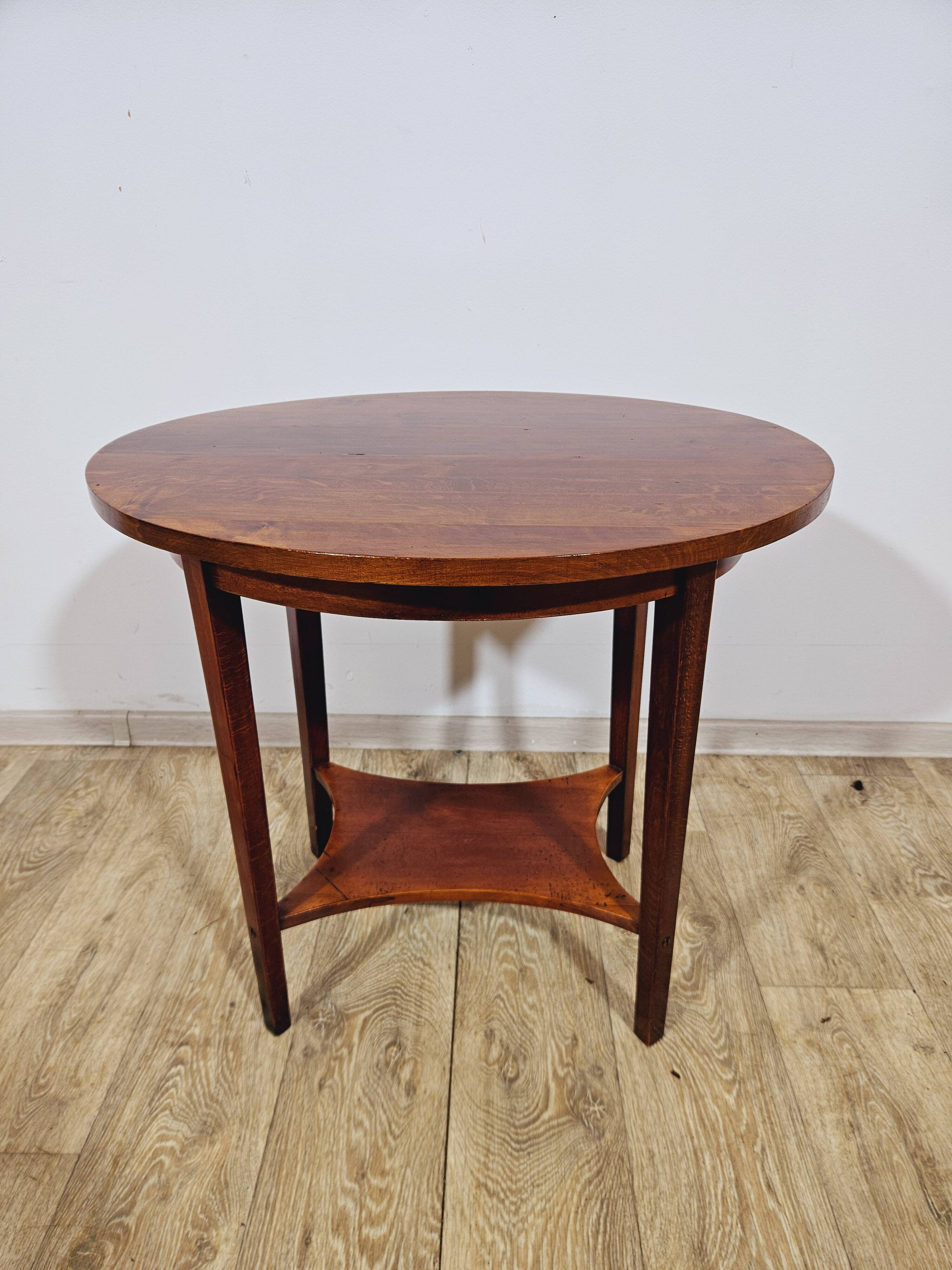 Original oval Thonet table, Osterreich 1930s