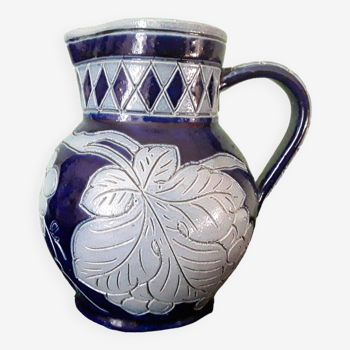 Alsatian sandstone pitcher