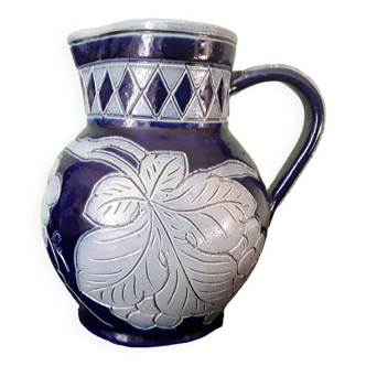 Alsatian sandstone pitcher