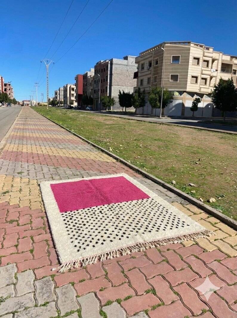 Handmade pure wool rug with colourful patterns 1.5/2.5 m