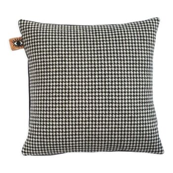 Wool cushion houndstooth graphic