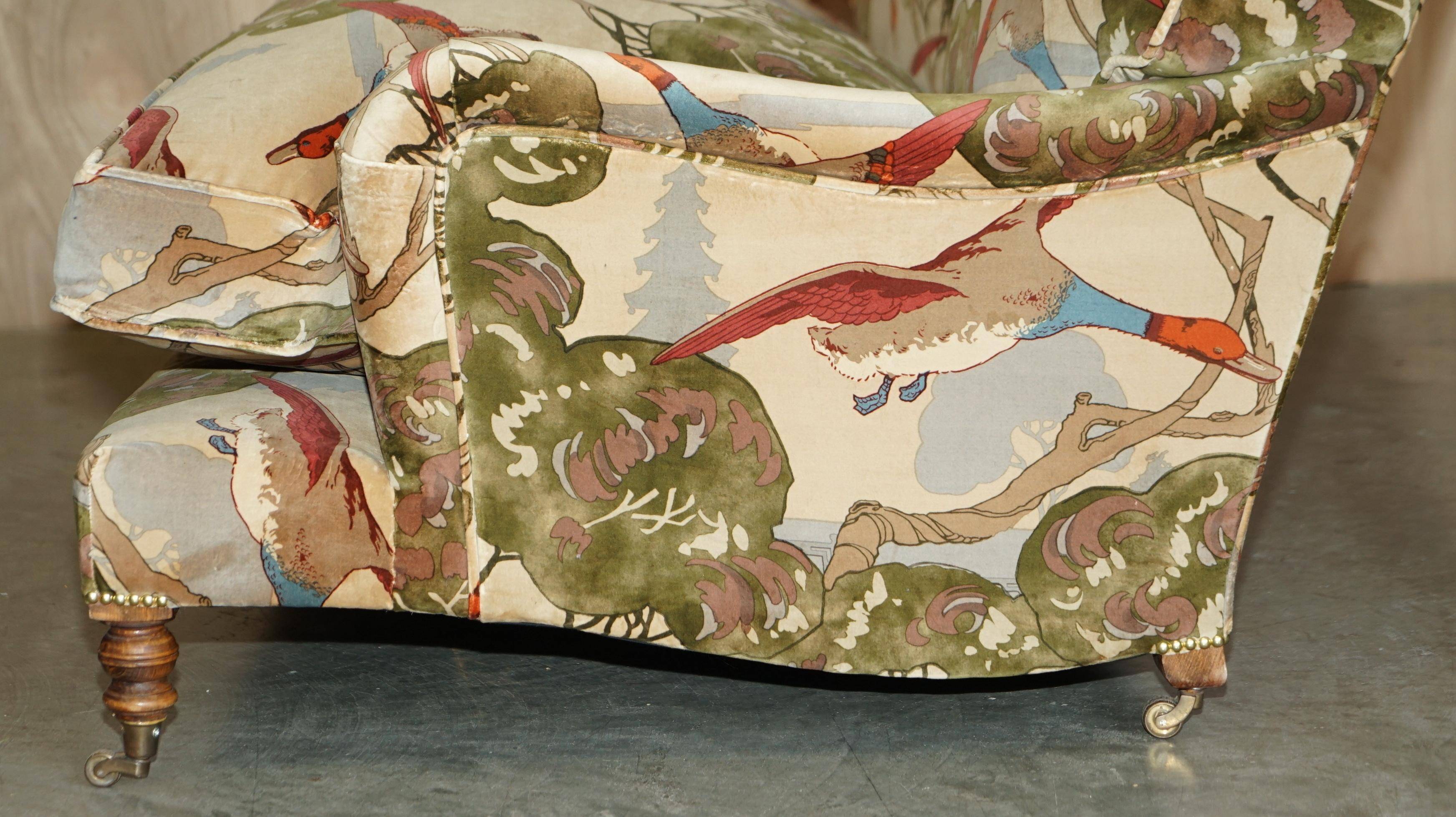 Canapé George Smith Signature Scroll Arm en velours