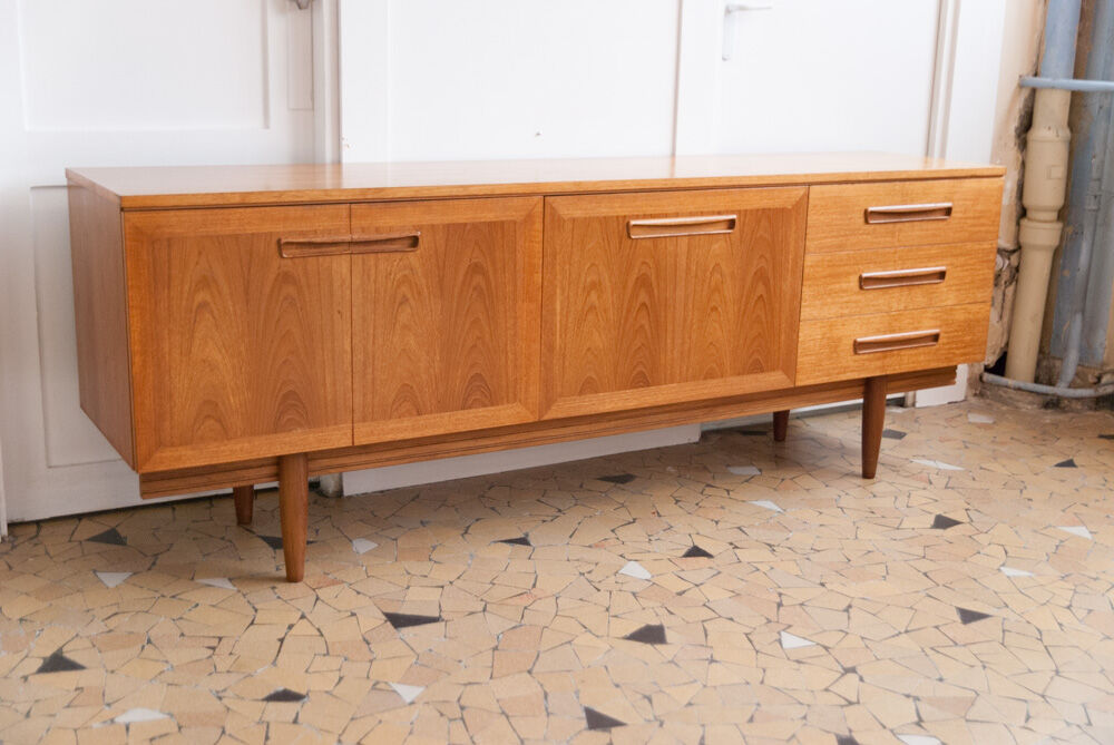 Scandinavian line clear teak