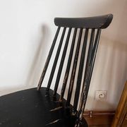 Chaise noire type fanett