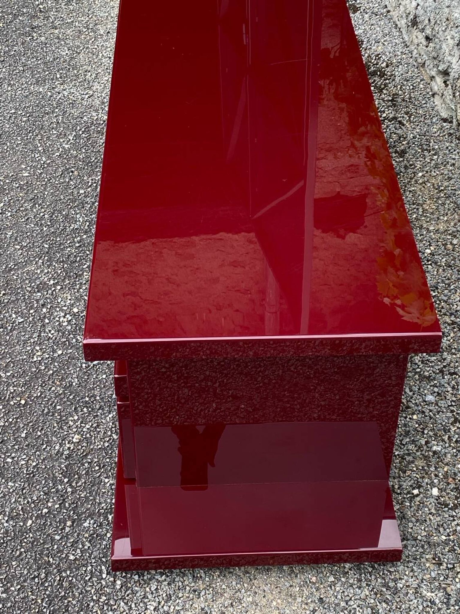Rectangular plexiglass tv unit, burgundy, wine colour, david lange wine