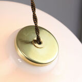 Suspension italienne en verre blanc et laiton du milieu du siècle