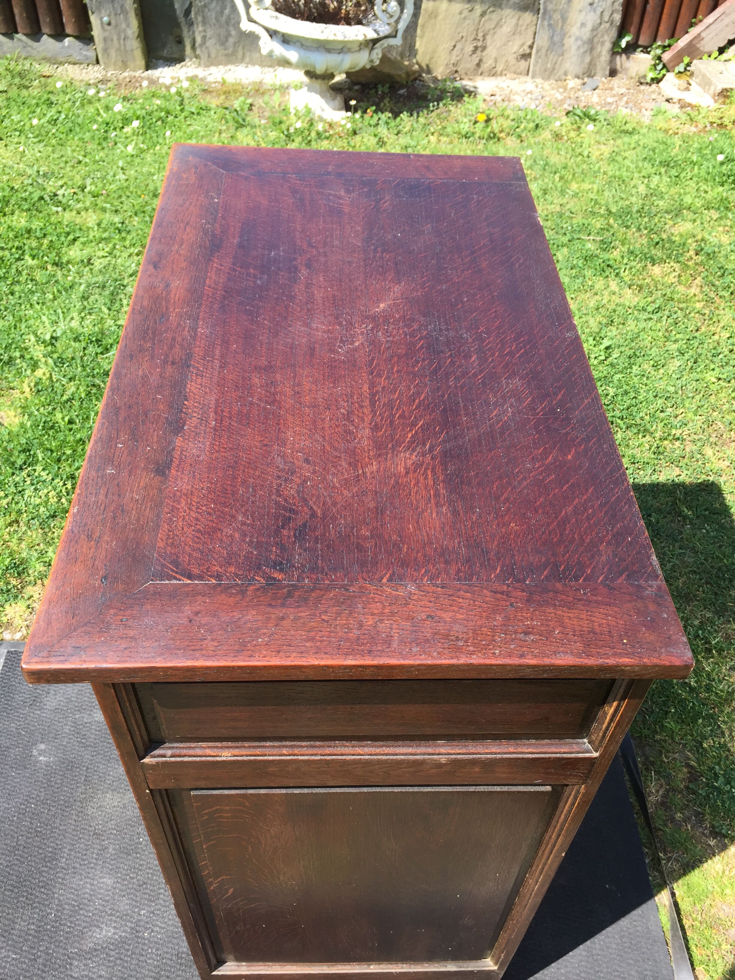 Buffet neo Louis XIII in oak with 1 door and 1 drawer.