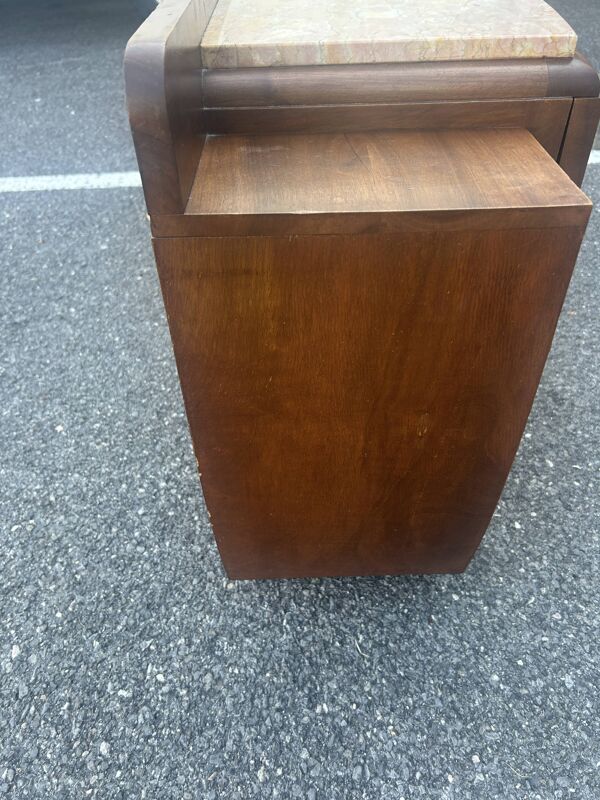 Table de chevet Art Déco en noyer flammé, plateau en marbre – Années 1930