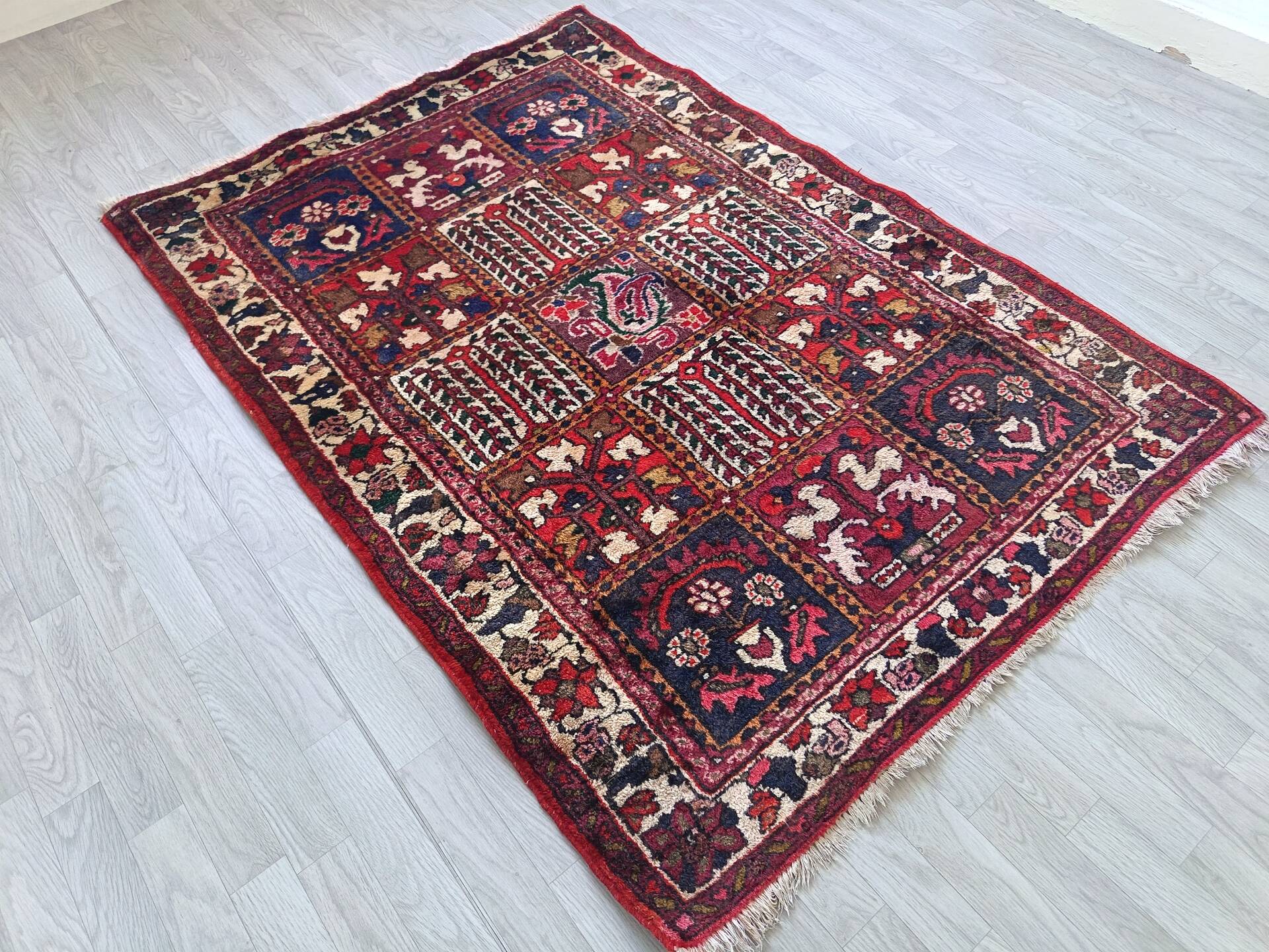 Handmade Bachtiar Persian carpet
