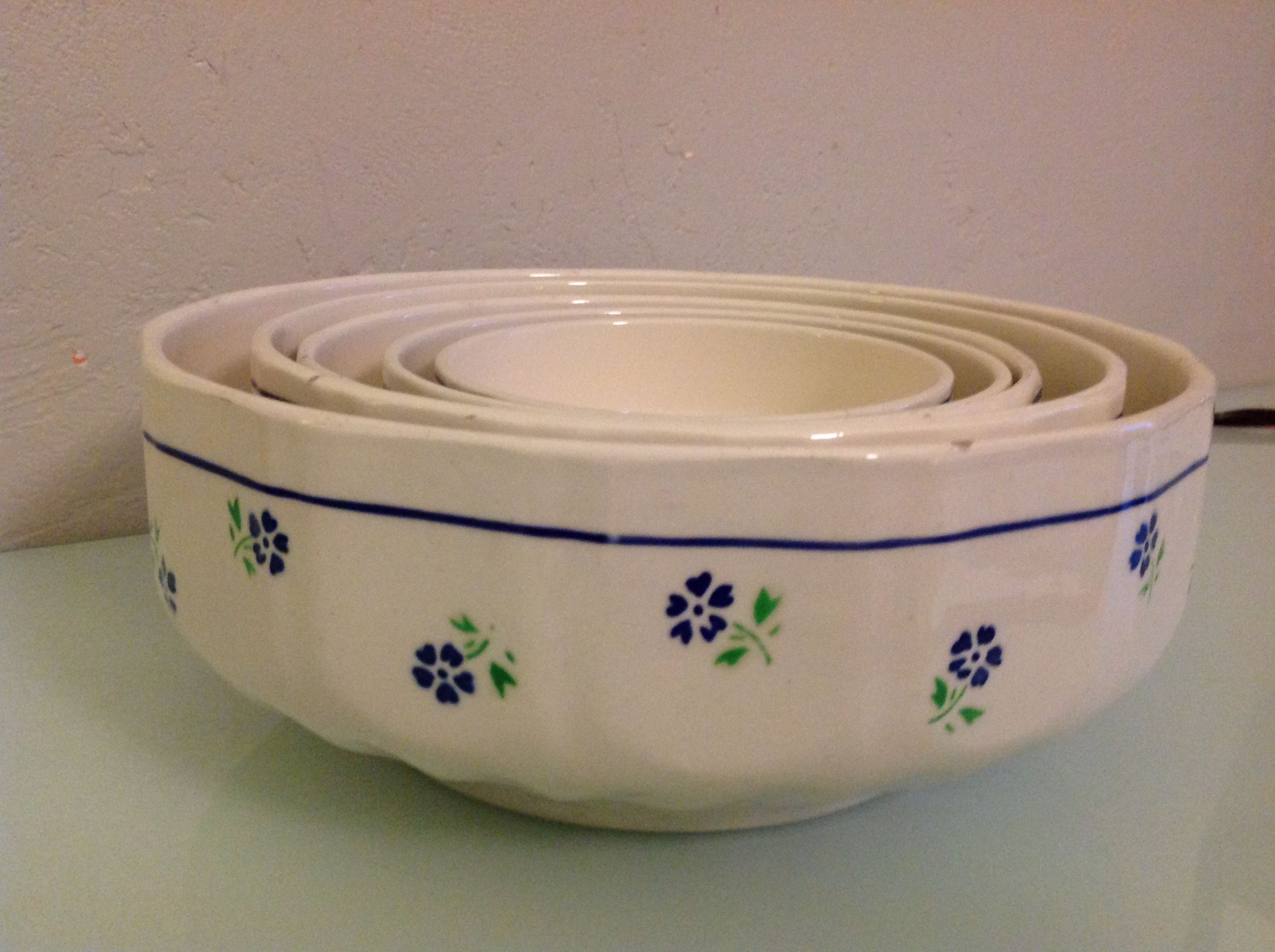 Suite of five salad bowls decor Claudius des faienceries de Badonviller, 50/60