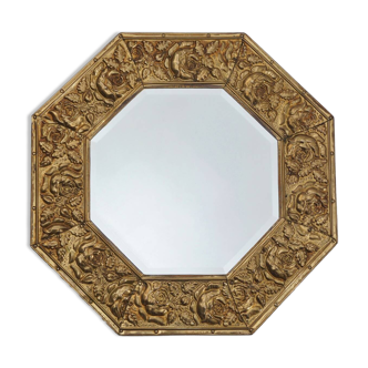 Miroir octogonal antique Arts & Crafts en laiton gaufré à fleurs des années 1920