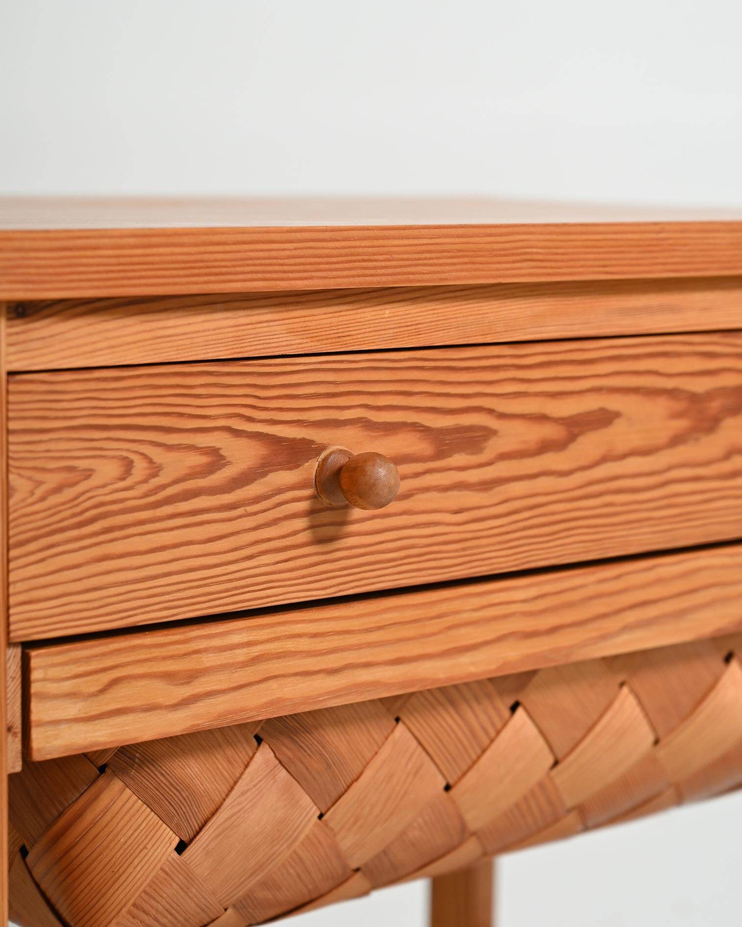 Table d'appoint en pin scandinave, années 1950